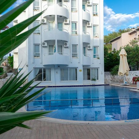 Otel Yeni Чесме Екстериор снимка