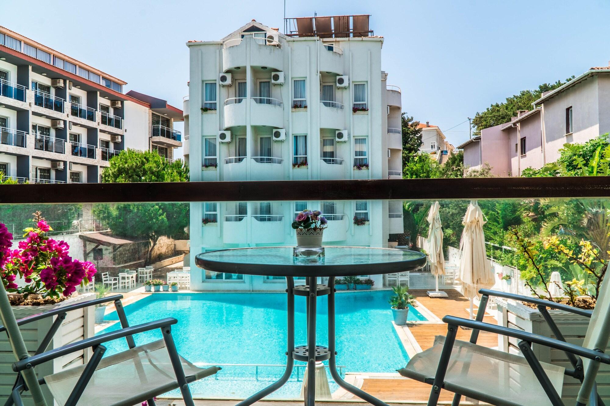 Otel Yeni Чесме Екстериор снимка