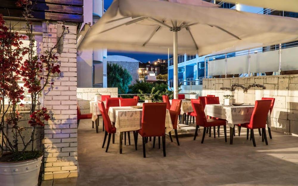 Otel Yeni Чесме Екстериор снимка