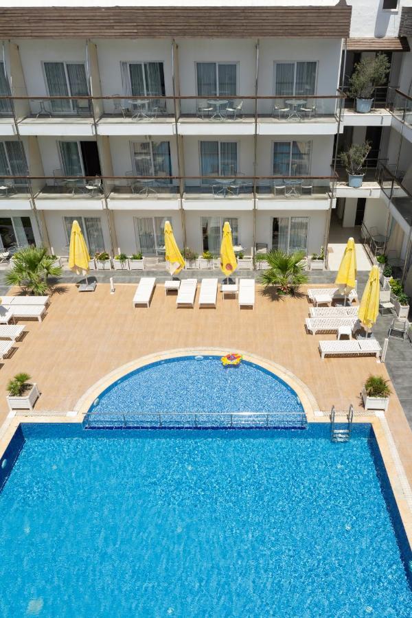 Otel Yeni Чесме Екстериор снимка