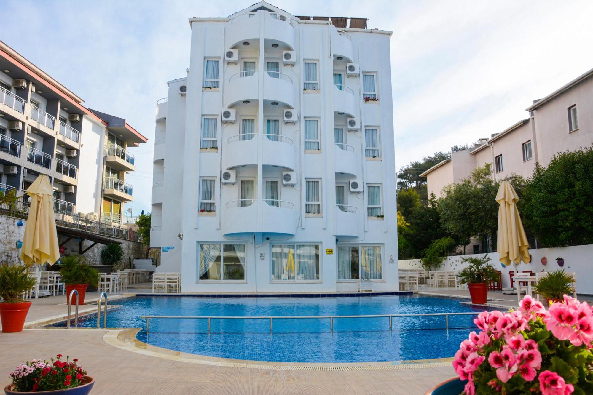 Otel Yeni Чесме Екстериор снимка