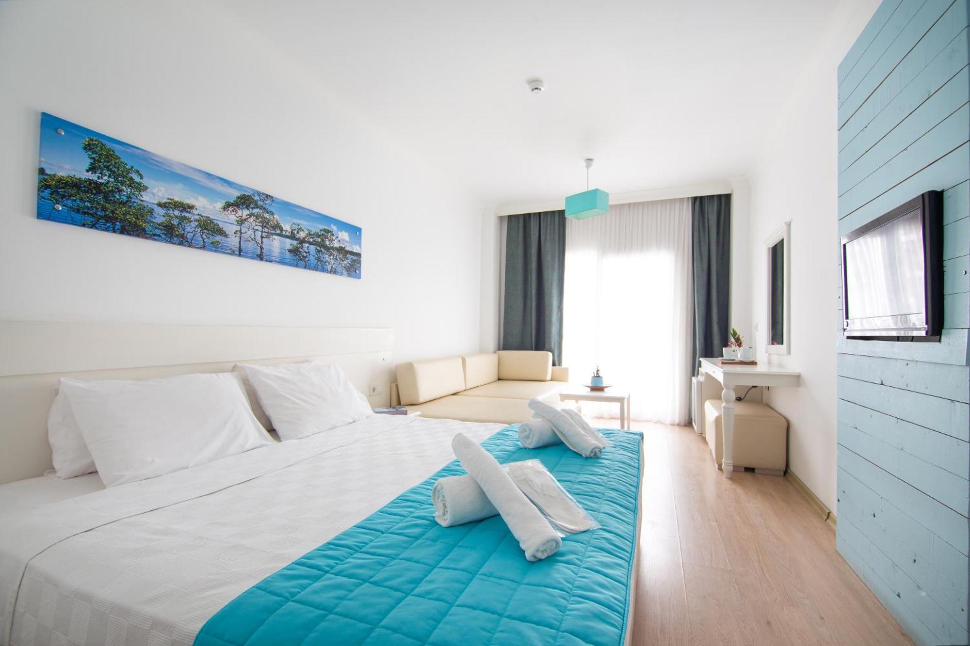Otel Yeni Чесме Екстериор снимка