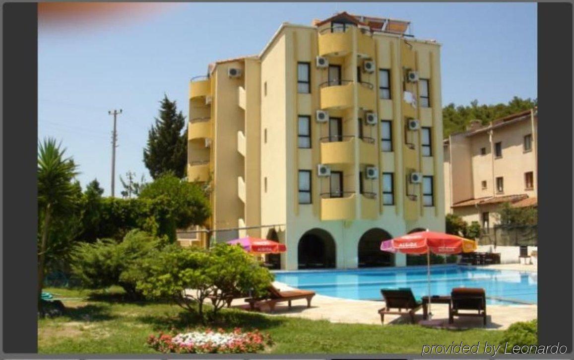 Otel Yeni Чесме Екстериор снимка
