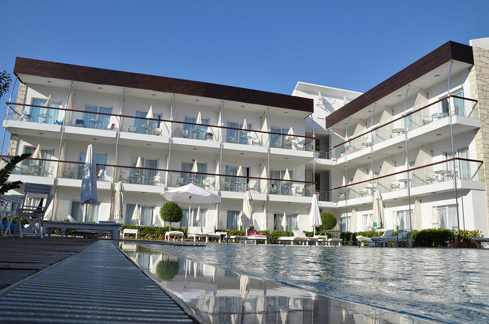 Otel Yeni Чесме Екстериор снимка