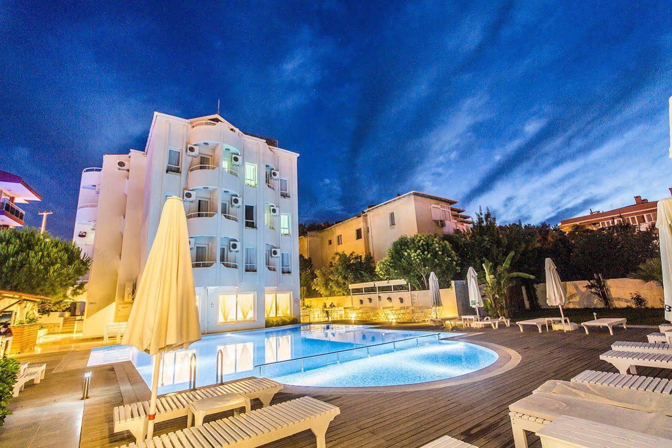 Otel Yeni Чесме Екстериор снимка
